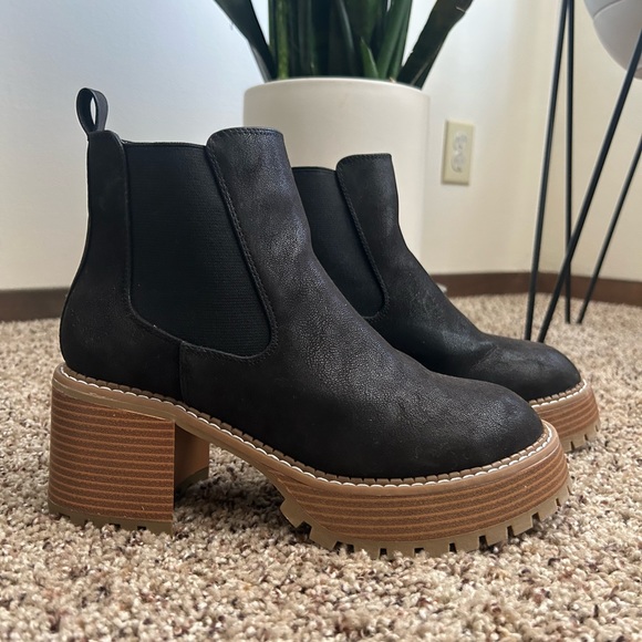 MIA Platform Chelsea Boot - Picture 4 of 5